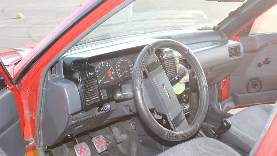 Nissan Sunny 4
