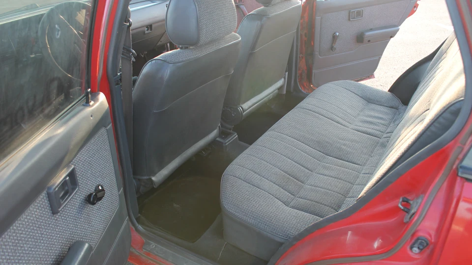 Nissan Sunny 5