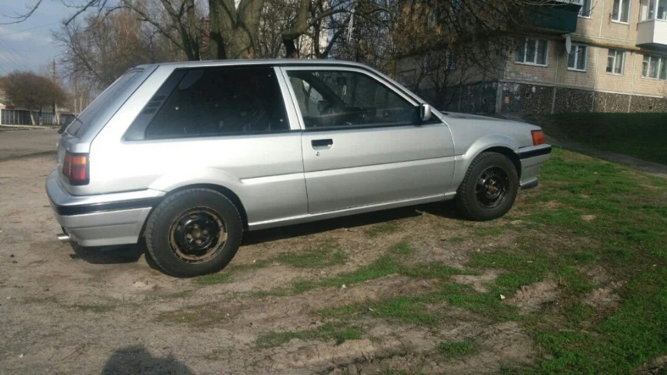 Nissan Sunny 3