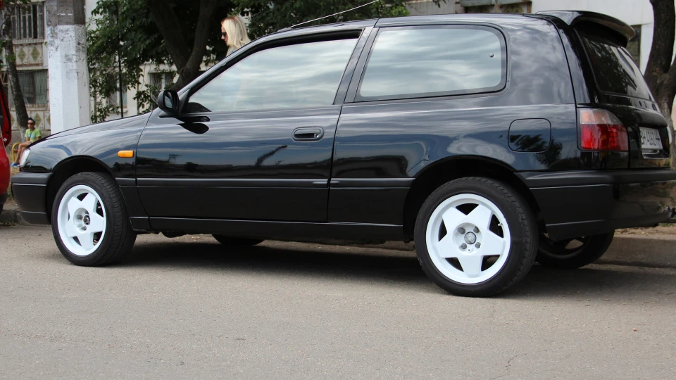 Nissan Sunny 2