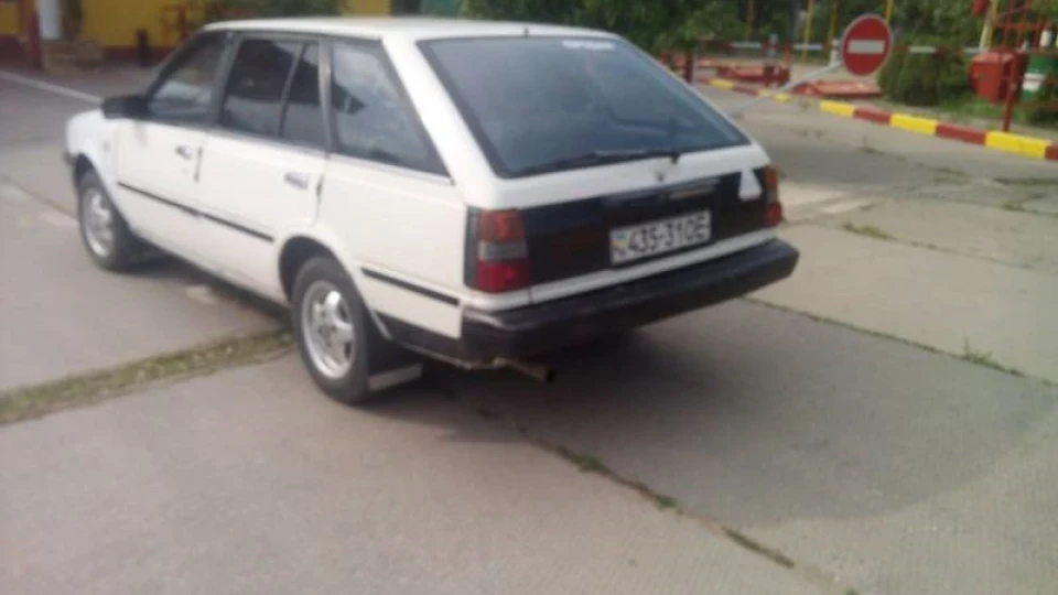 Nissan Sunny 3