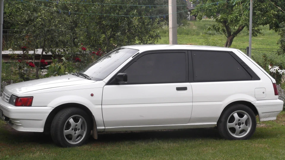 Nissan Sunny 3