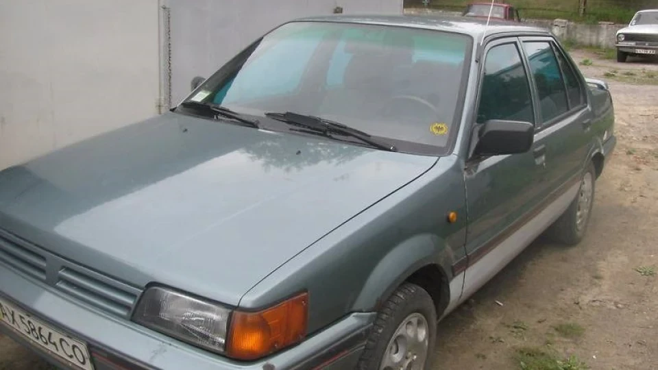 Nissan Sunny 3