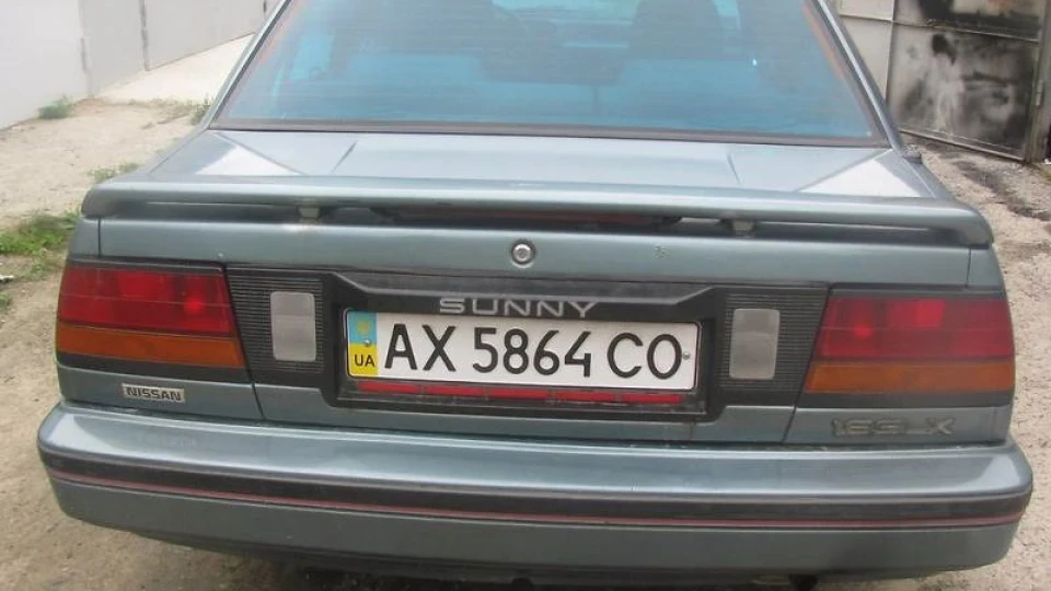 Nissan Sunny 4