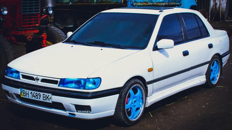 Nissan Sunny 5