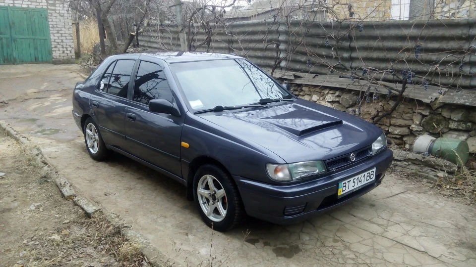 Nissan Sunny 2