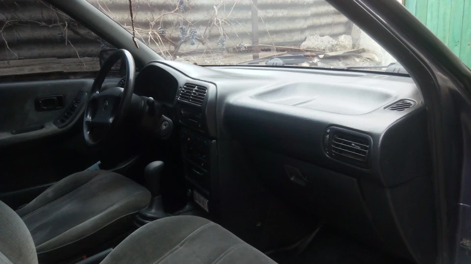 Nissan Sunny 3