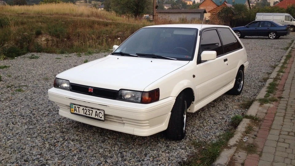 Nissan Sunny 2