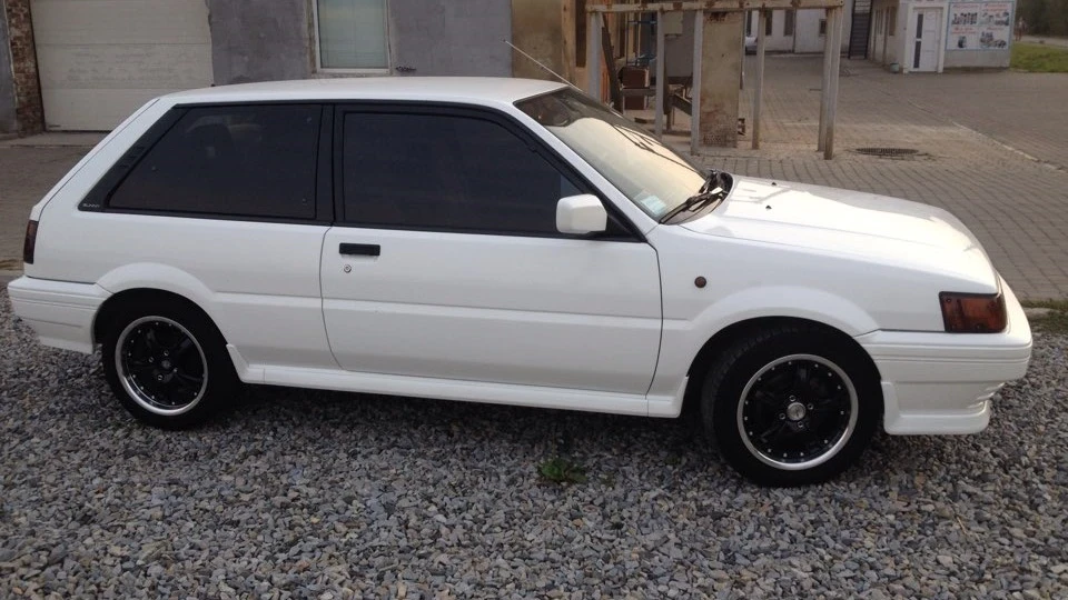 Nissan Sunny 3