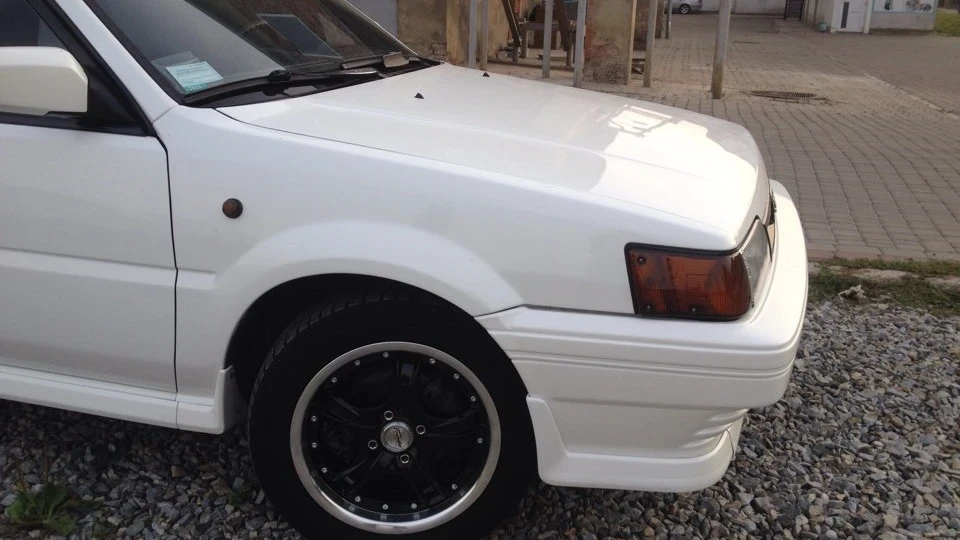 Nissan Sunny 4