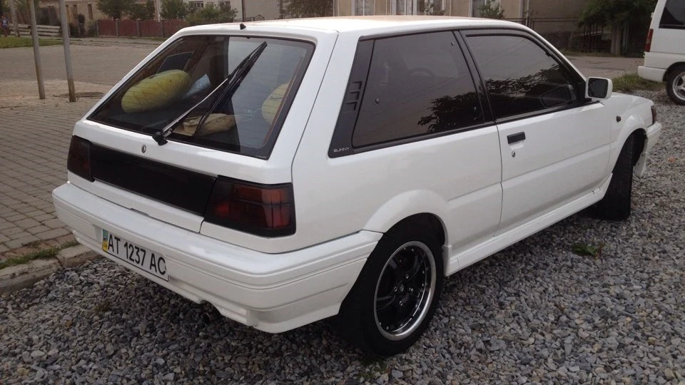 Nissan Sunny 5