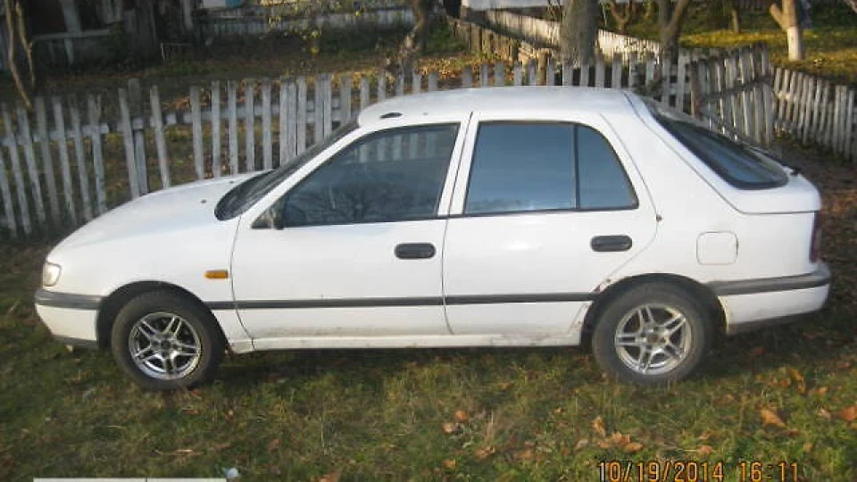 Nissan Sunny 3