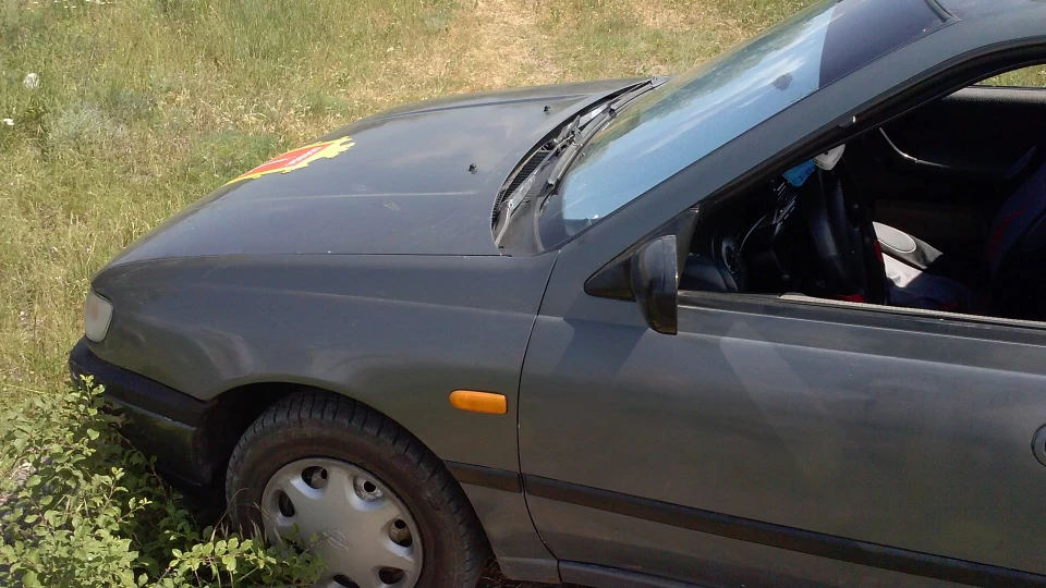 Nissan Sunny 4