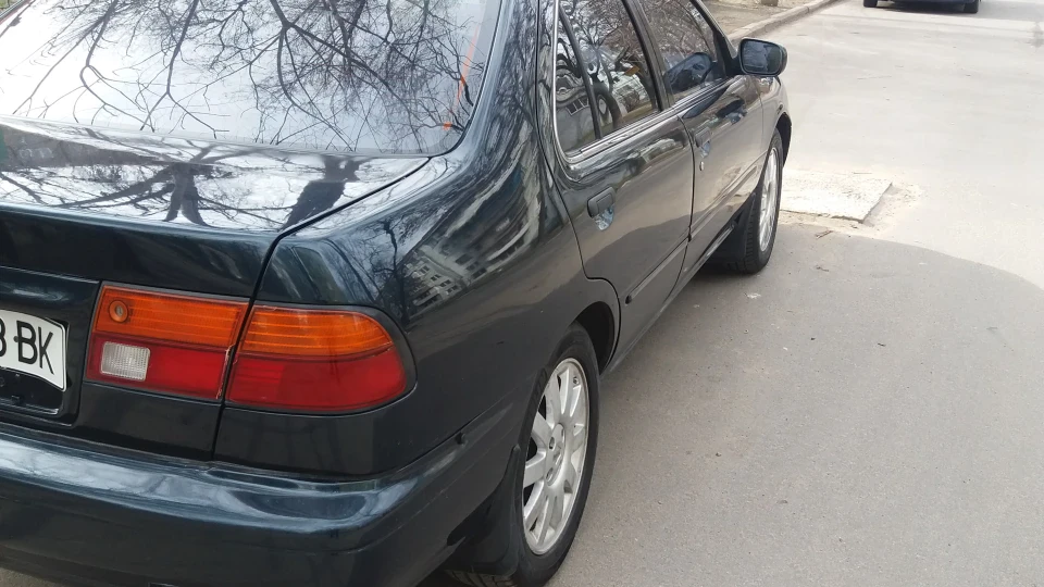 Nissan Sunny 2