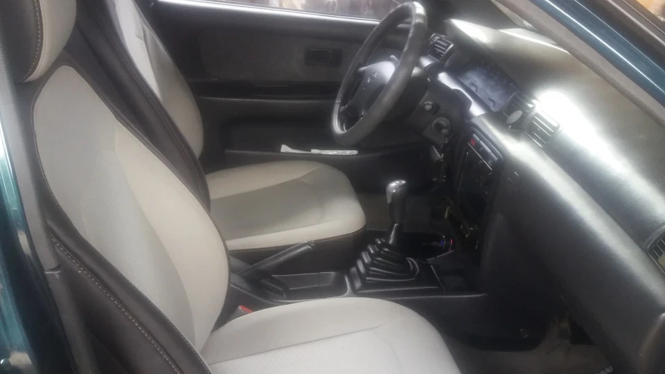 Nissan Sunny 4