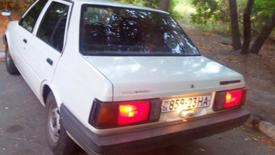 Nissan Sunny 1.3 бензин. 3