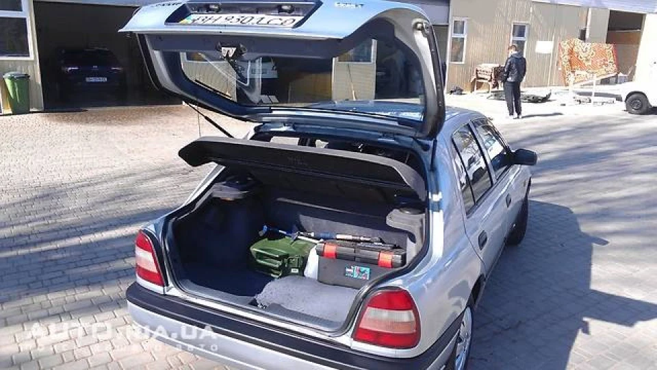Nissan Sunny 1,4 LX 16V DONS LiftBack 5