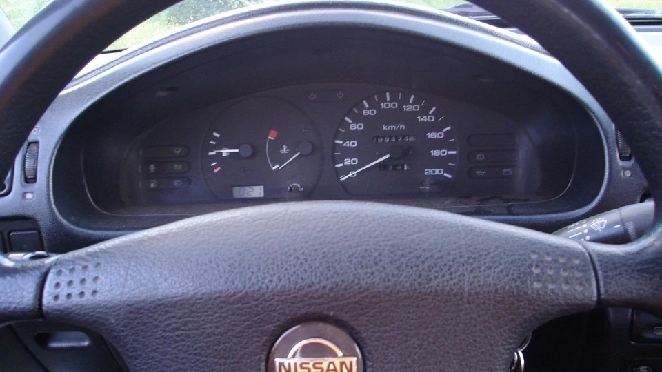 Nissan Sunny 2.0dLXСонячний Дизелек) 2