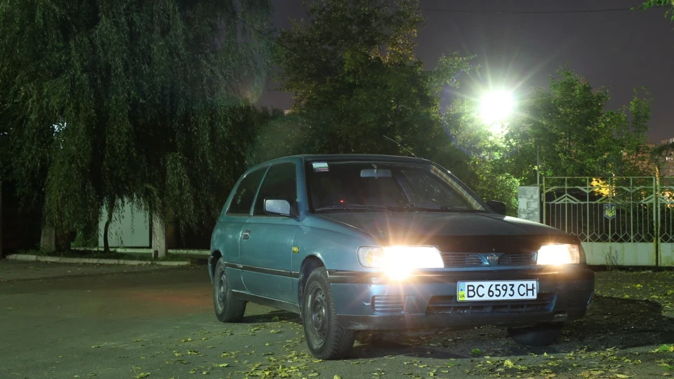 Nissan Sunny 3 door 2