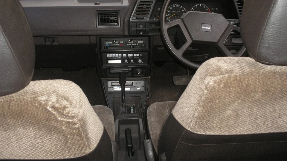 Nissan Sunny B12 Sedan Super Saloon 2