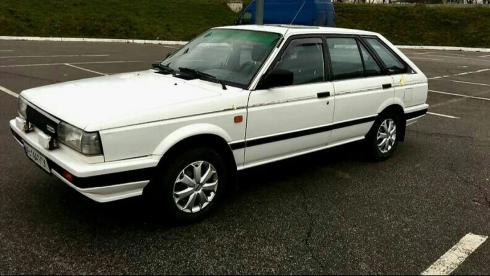 Nissan Sunny Біле ведмежа