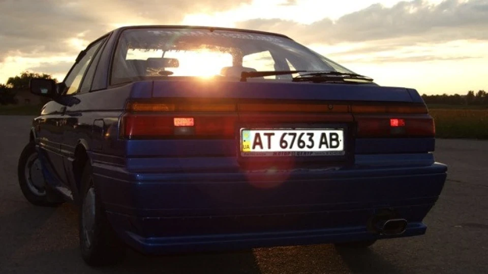 Nissan Sunny coupe 4