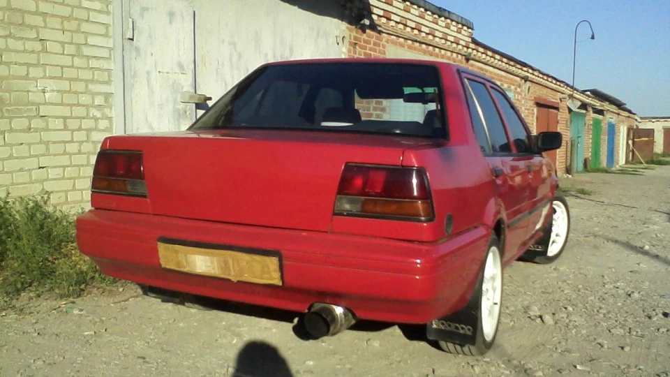 Nissan Sunny GA16i 3
