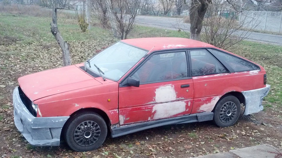Nissan Sunny GL Coupe 2