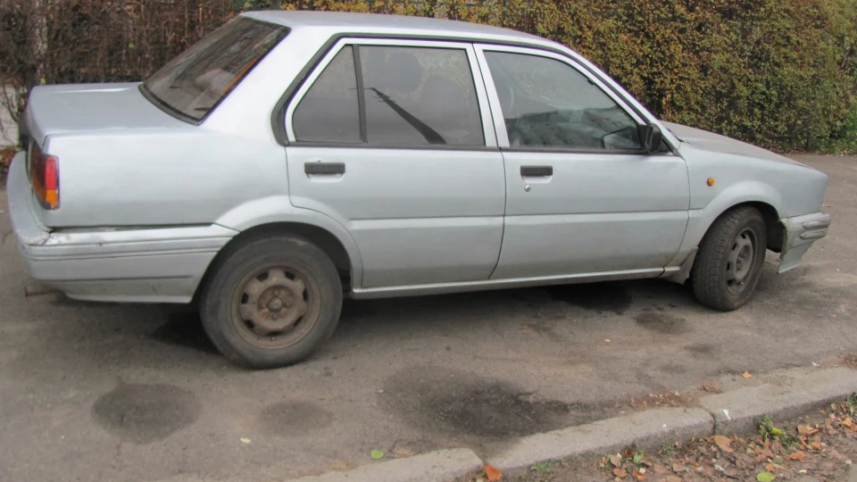 Nissan Sunny N13 E15S 4
