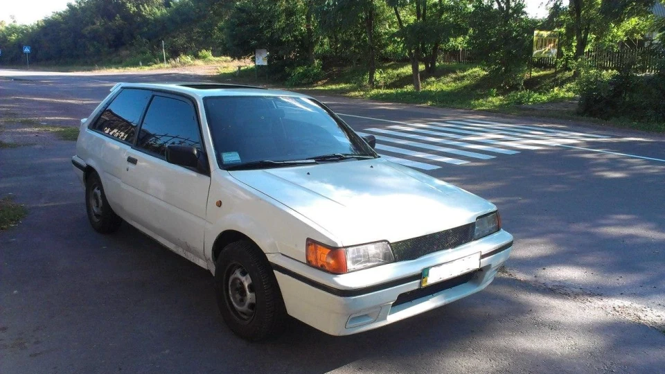 Nissan Sunny N13 3