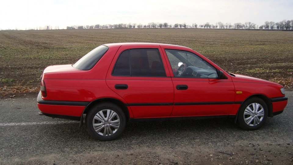 Nissan Sunny N14 4