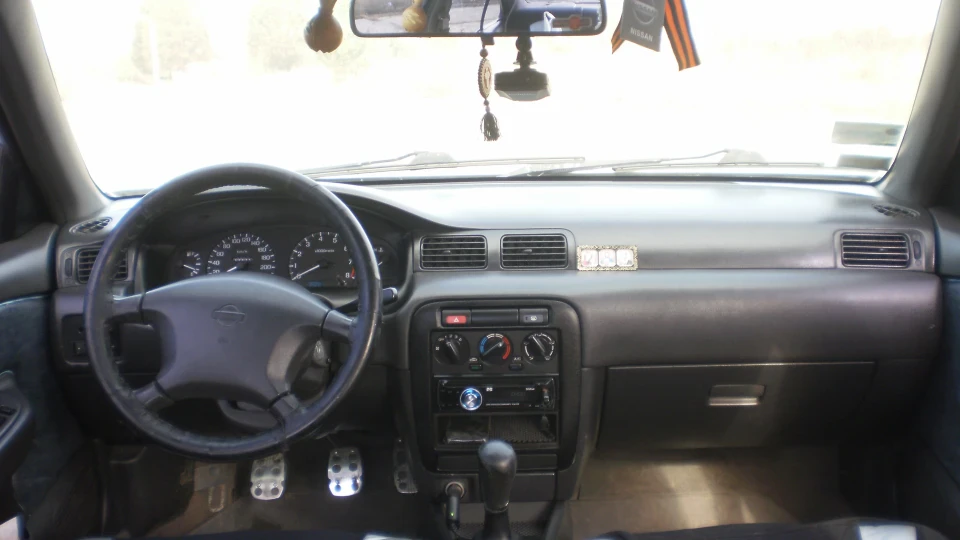 Nissan Sunny сірий вовк 3