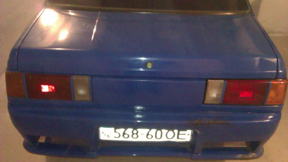 Nissan Sunny синій дракончик 4