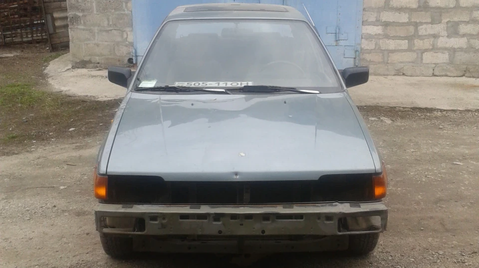 Nissan Sunny SLX