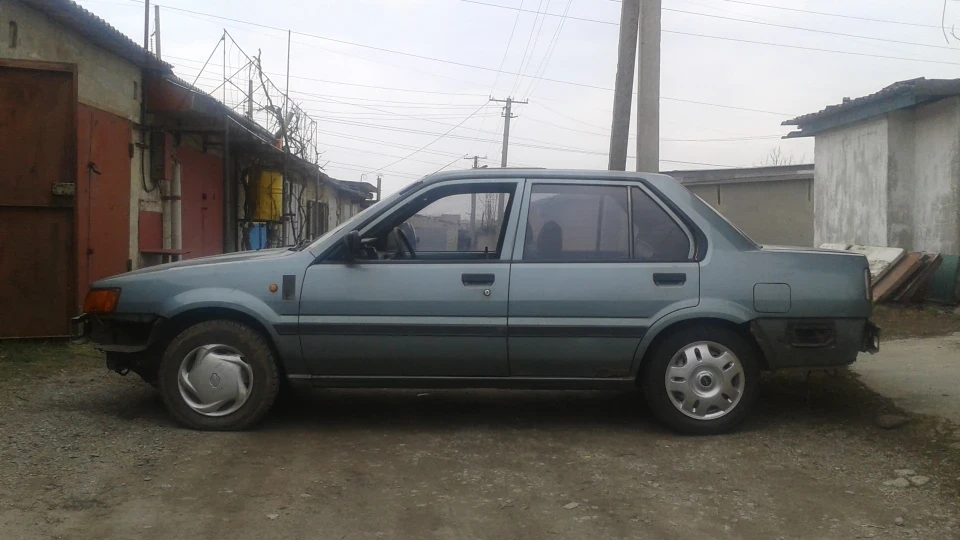 Nissan Sunny SLX 4