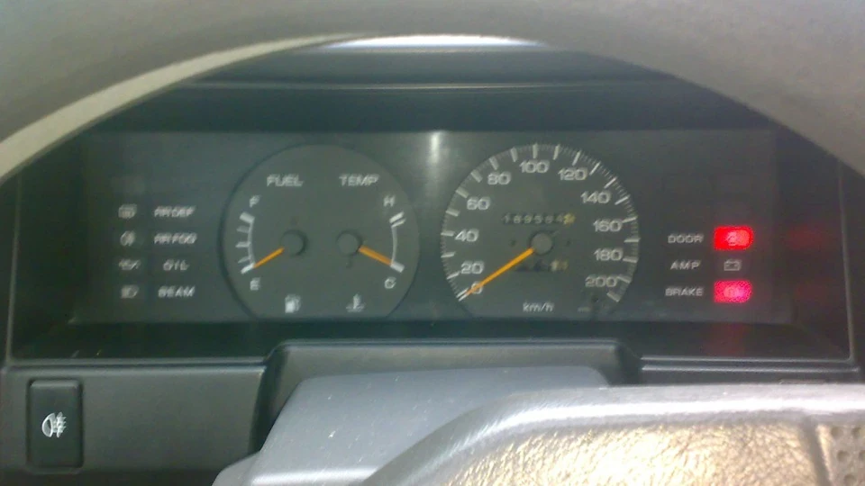 Nissan Sunny Стомлений сонцем 3