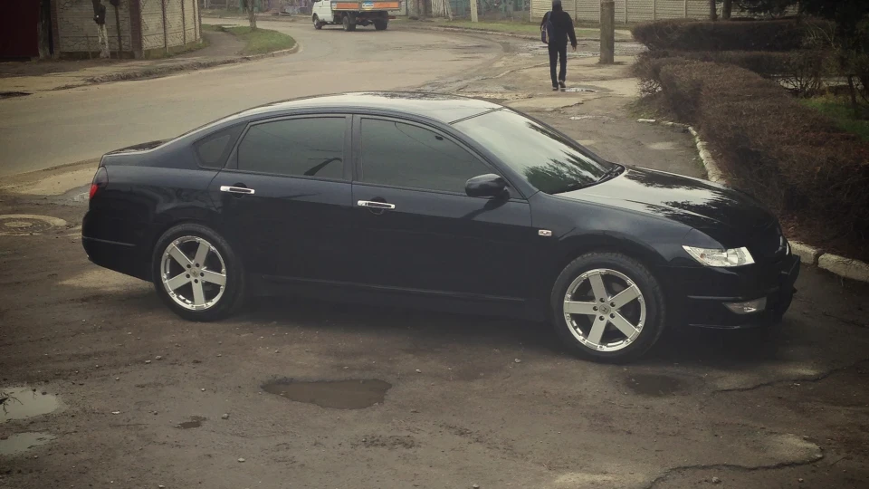Nissan Teana Поставив R18