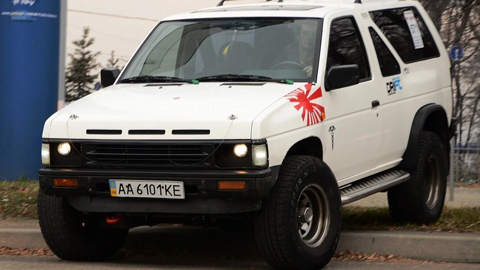 Nissan Terrano Ganesha 3