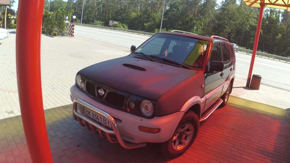Nissan Terrano II 4
