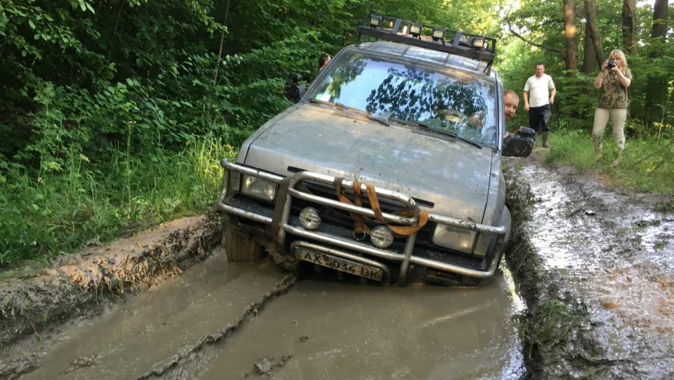 Nissan Terrano КА24Е 5