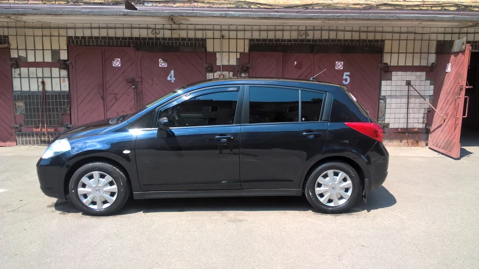 Nissan Tiida 3