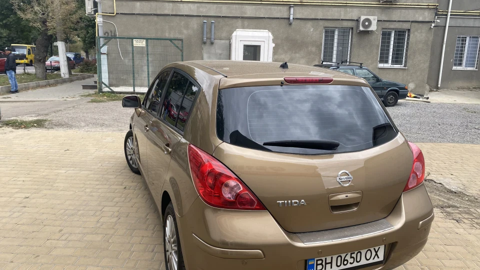 Nissan Tiida 3