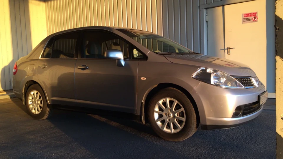 Nissan Tiida 2