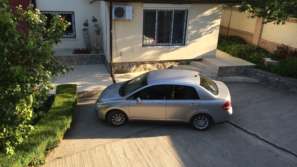 Nissan Tiida 3