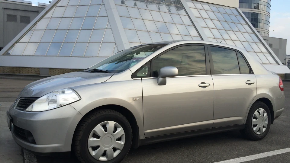 Nissan Tiida 5