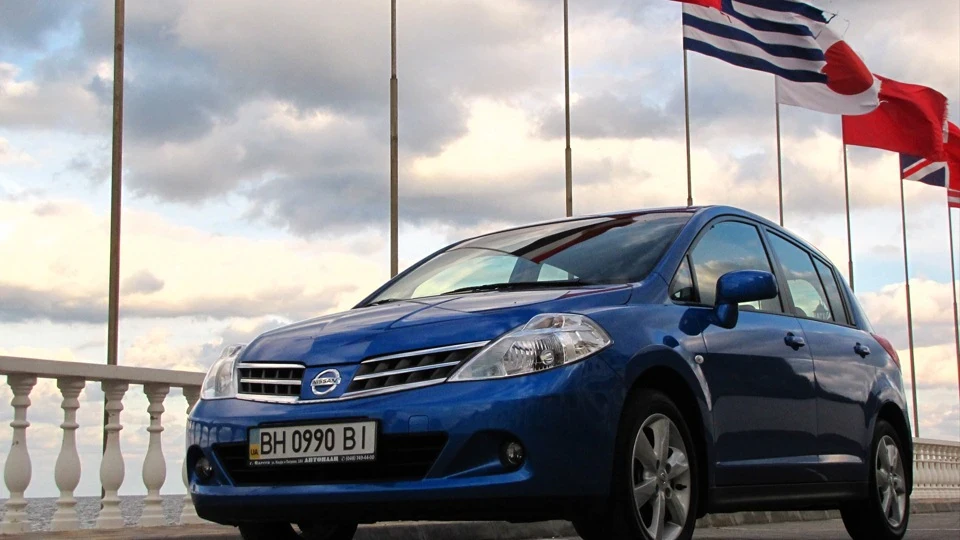 Nissan Tiida 3