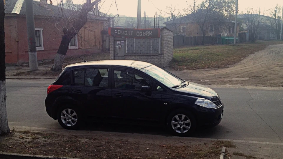 Nissan Tiida 4