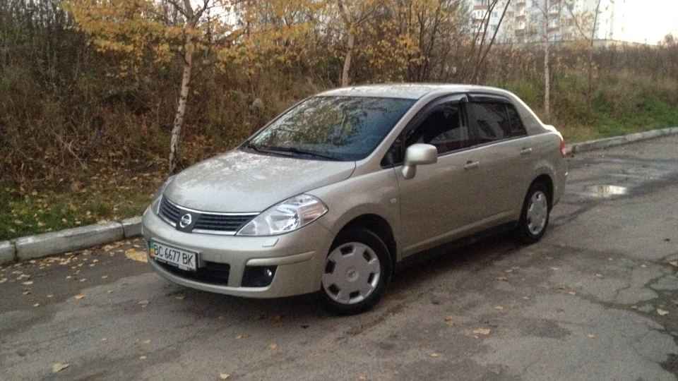 Nissan Tiida 2