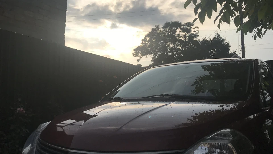 Nissan Tiida 4