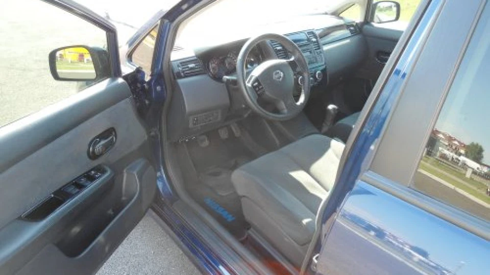 Nissan Tiida 3